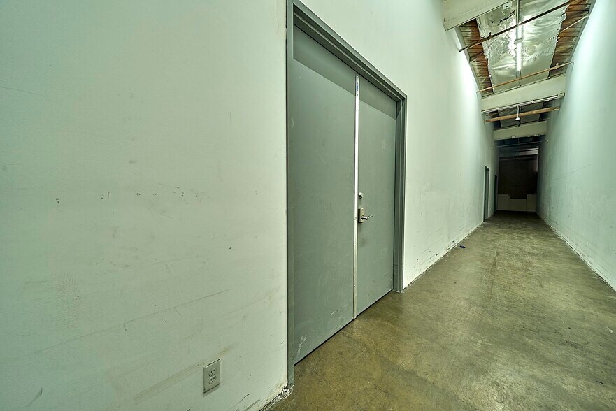 More Photos Of 3435-3535 S Broadway, Los Angeles Warehouse For Sale