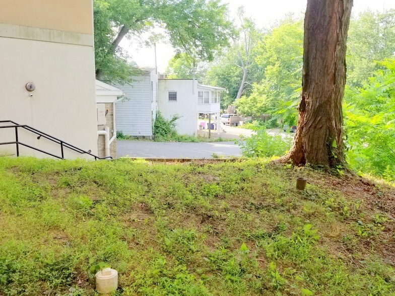 More Photos Of 325 Front St, Belvidere Office For Lease