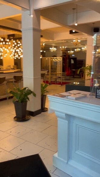 Primary Photo Of 10 W Hubbard St, Chicago Loft Creative Space For Lease