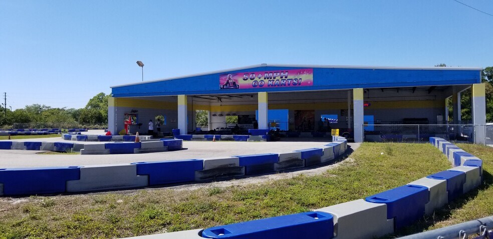 More Photos Of 4680 34th St N, Saint Petersburg Warehouse For Sale