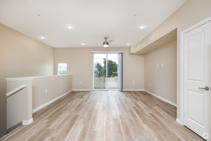 More Photos Of 2910 Allesandro St, Los Angeles Apartments For Lease