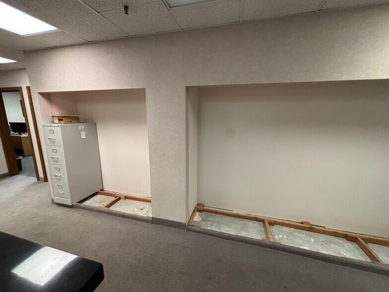 More Photos Of 456 Fulton St, Peoria Office For Sale