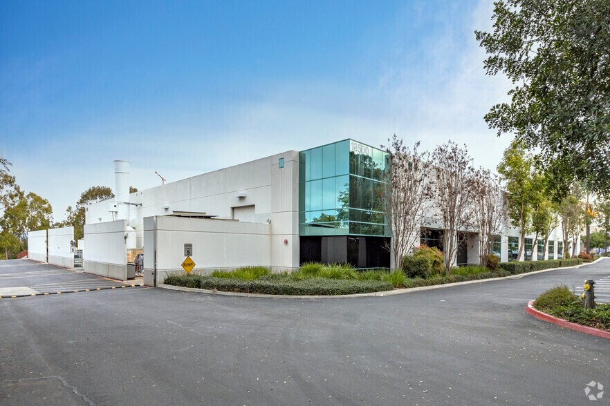 More Photos Of 13500 Danielson St, Poway Manufacturing For Sale