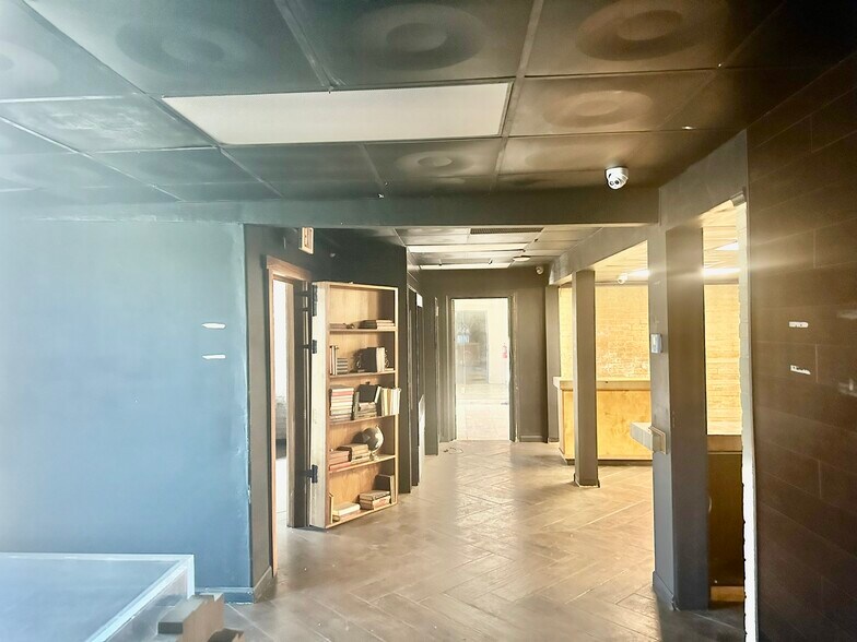 More Photos Of 5277 W Jefferson Blvd, Los Angeles General Retail For Sale