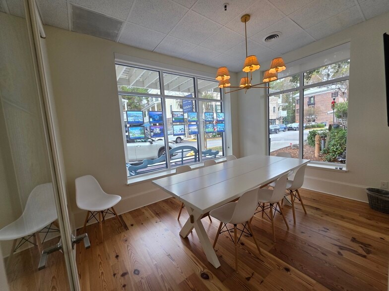 More Photos Of 6 Promenade St, Bluffton Storefront Retail Residential For Sale