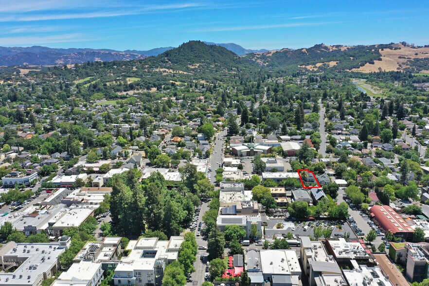 More Photos Of 230 Center St, Healdsburg Office For Lease