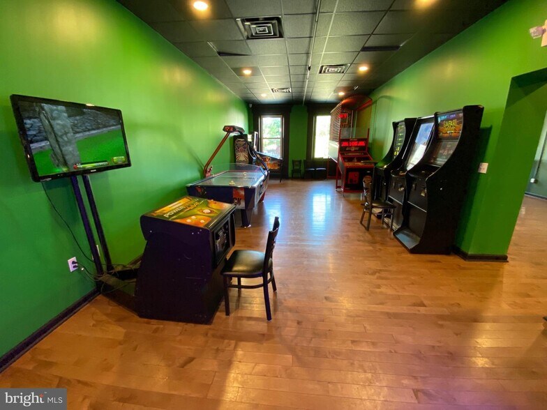 More Photos Of 114-118 N Centre St, Pottsville Bar For Sale