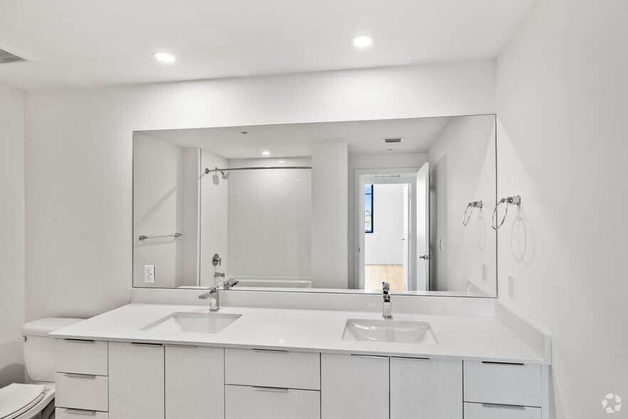 More Photos Of 2585 Spruce Ave, West Palm Beach Apartments For Lease