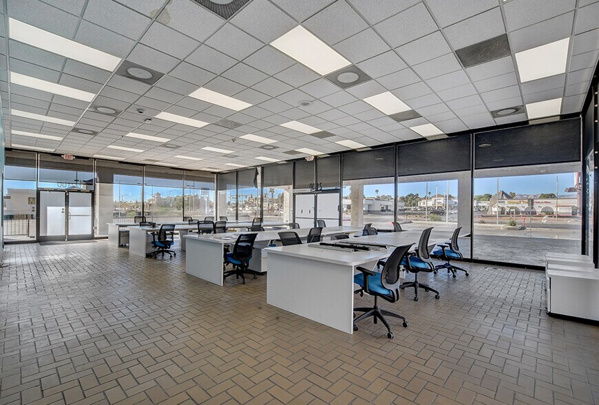 More Photos Of 2100 S Decatur Blvd, Las Vegas Auto Repair For Sale