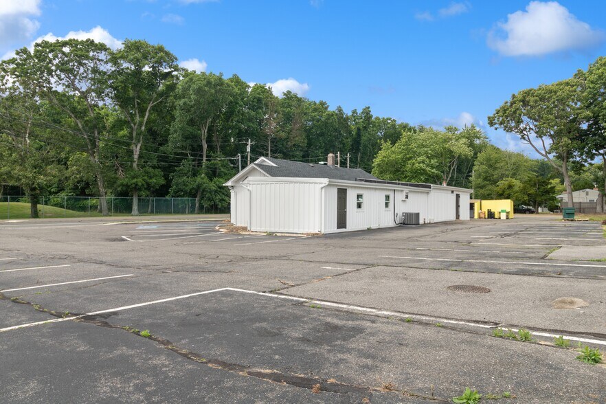 More Photos Of 469 Main St, West Sayville Restaurant For Sale