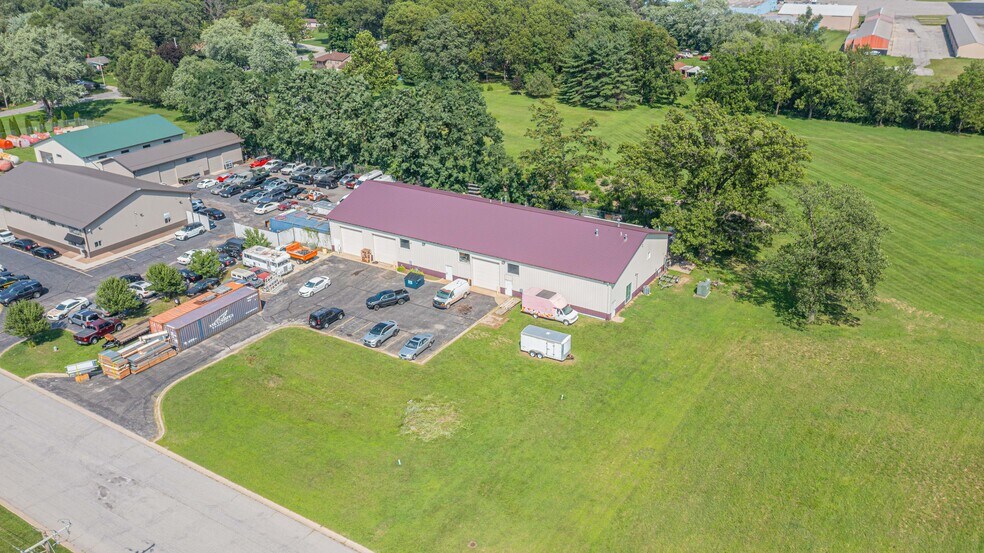 More Photos Of 139 Gatlin Dr, Griffith Industrial For Lease