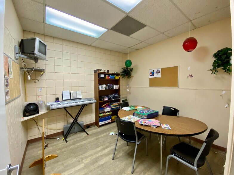 More Photos Of 124-126 N I St, Lompoc Storefront Retail Office For Sale