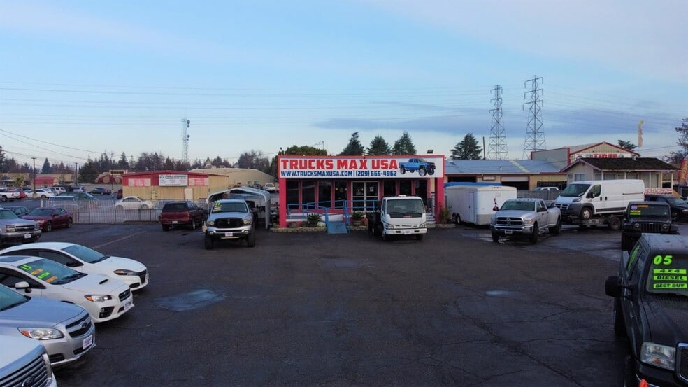 More Photos Of 1023-1049 W Yosemite Ave, Manteca Auto Repair For Sale