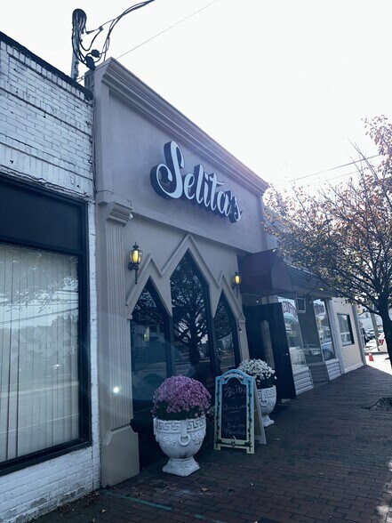 More Photos Of 152 Union Ave, Lynbrook Restaurant For Sale