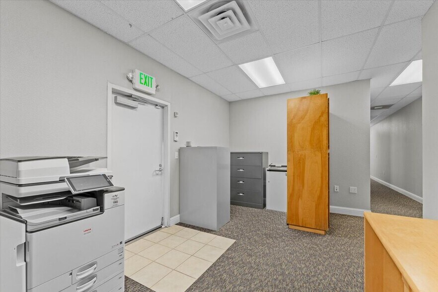 More Photos Of 2155 Larkspur Ln, Redding Office For Sale