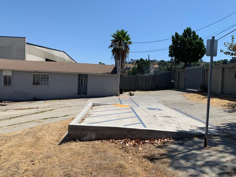 More Photos Of 1528 N Bonnie Beach Pl, Los Angeles Warehouse For Sale