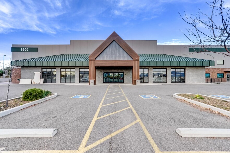 More Photos Of 3600 N Glassford Hill Rd, Prescott Valley Freestanding For Lease