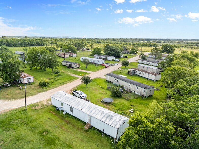 Primary Photo Of 354 Private Road 620, Bay City Manufactured Housing Mobile Home Park For Sale