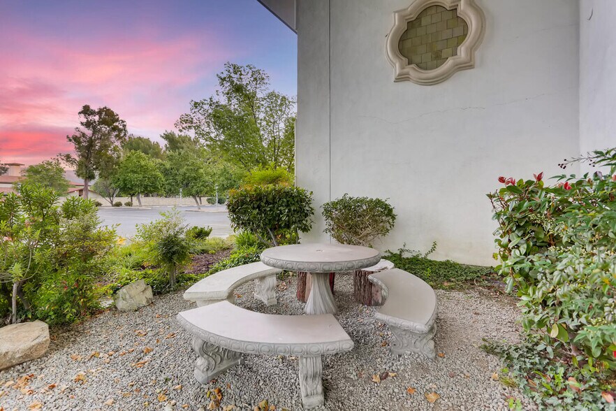 More Photos Of 1250 La Venta Dr, Westlake Village Medical For Lease