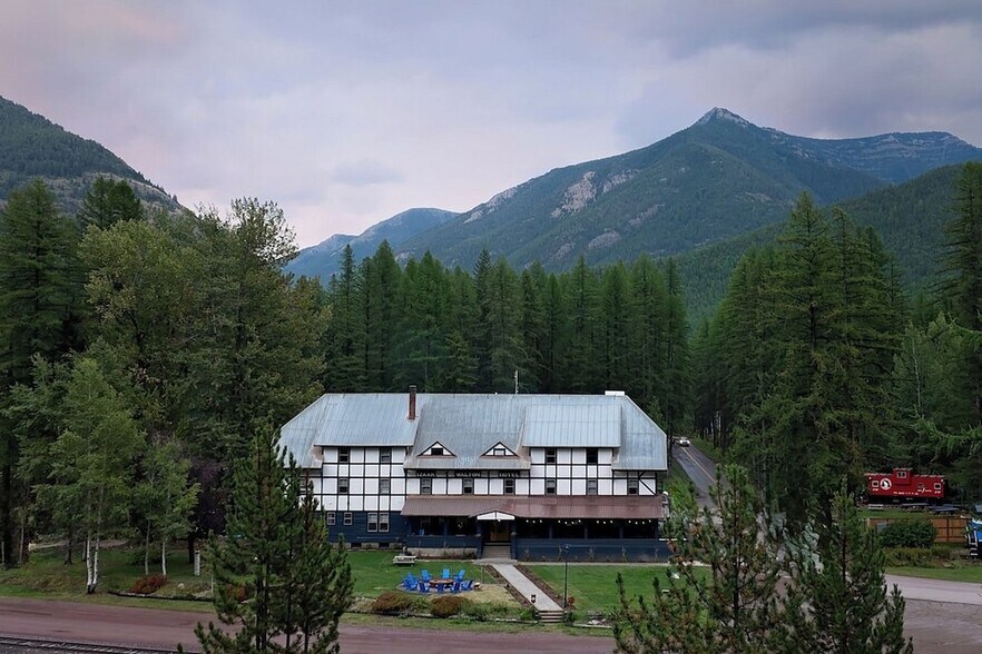 More Photos Of 290 Izaak Walton Inn Rd, Essex Hotel For Sale