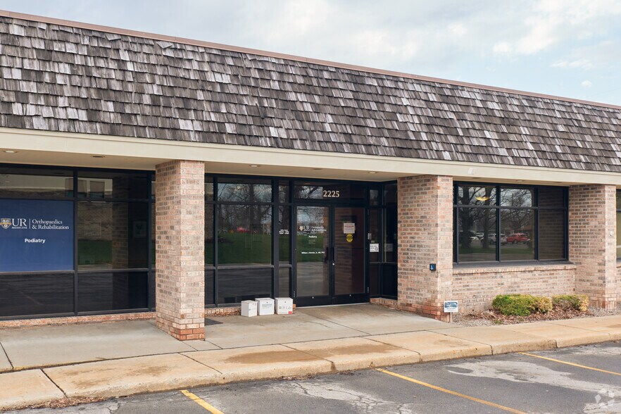 More Photos Of 2225-2275 S Clinton Ave, Rochester Medical For Lease