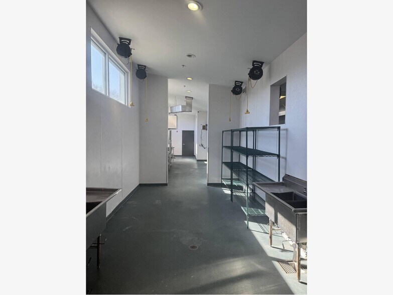 More Photos Of 2501 E President St, Savannah Food Processing For Lease