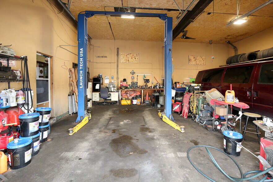 More Photos Of 4501 Bedford Ave, Omaha Auto Repair For Sale