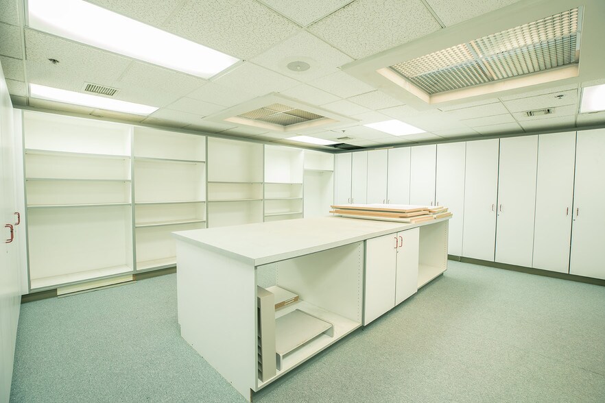 More Photos Of 377 Kansas St, Redlands Manufacturing For Sale