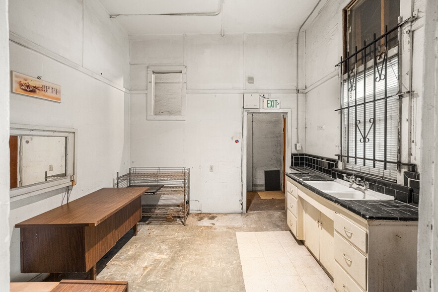 More Photos Of 600 S Ditman Ave, Los Angeles Multifamily For Sale