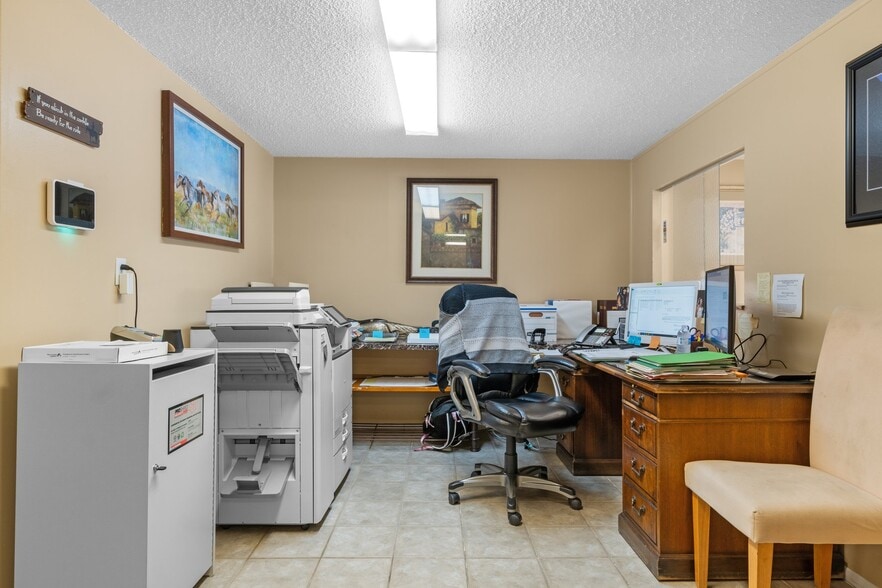 More Photos Of 14309 Old Dixie Hwy, Hudson Office For Sale