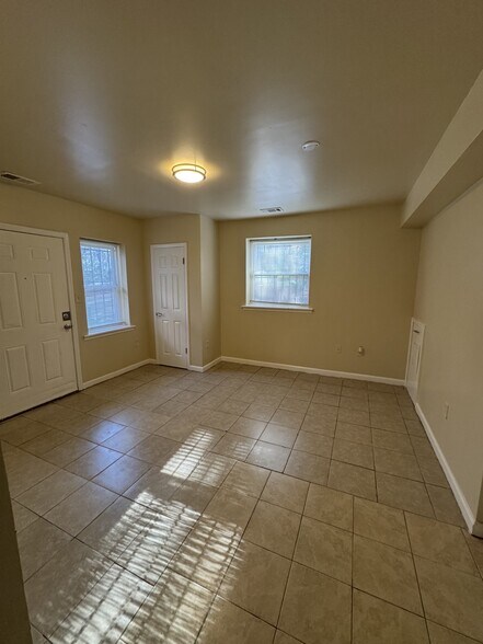 More Photos Of 3130 Buena Vista Ter SE, Washington Apartments For Sale