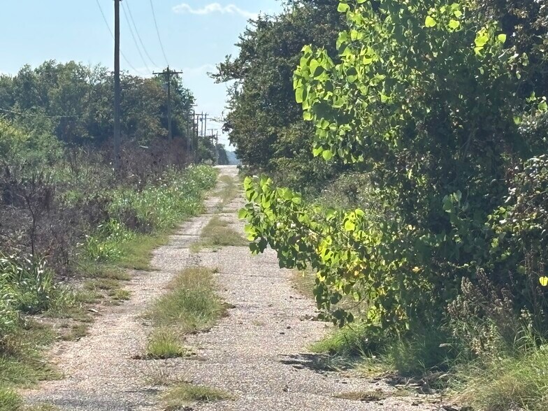 More Photos Of US-77, Thackerville Land For Sale