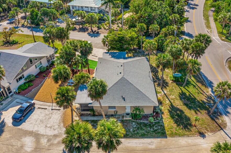 More Photos Of 832 Donax St, Sanibel Apartments For Sale
