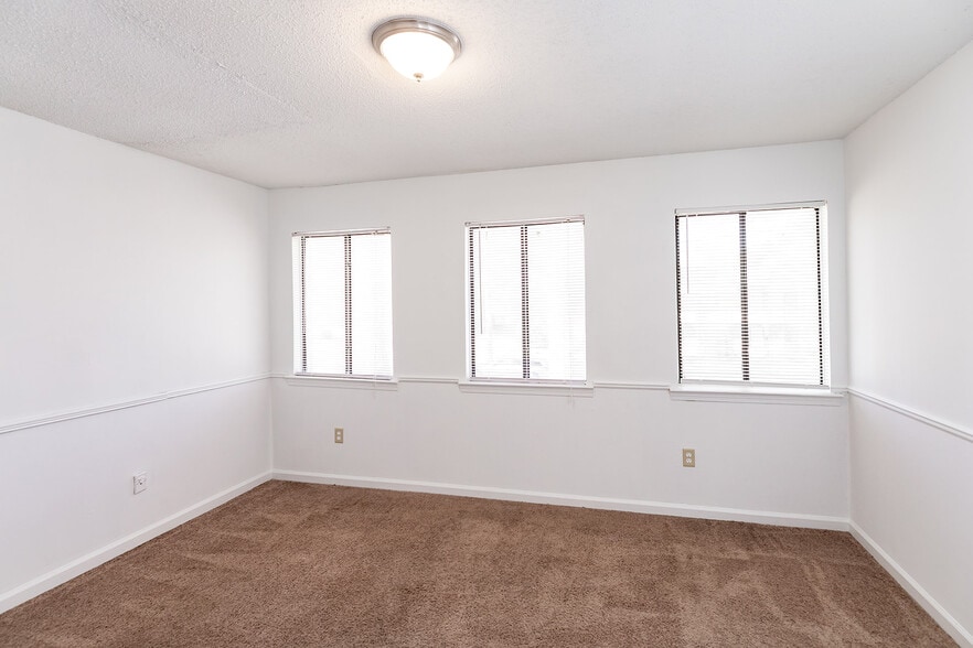 More Photos Of 2780 Raleigh-Lagrange Rd, Memphis Apartments For Sale