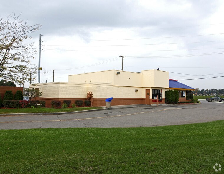 More Photos Of 10382 Highland Rd, Hartland Fast Food For Sale