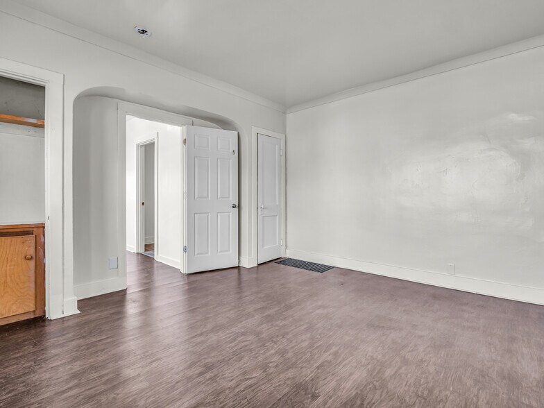 More Photos Of 3178 N Capitol Ave, Indianapolis Apartments For Sale