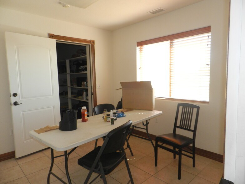 More Photos Of 320 Industrial Ave, Olathe Industrial For Sale