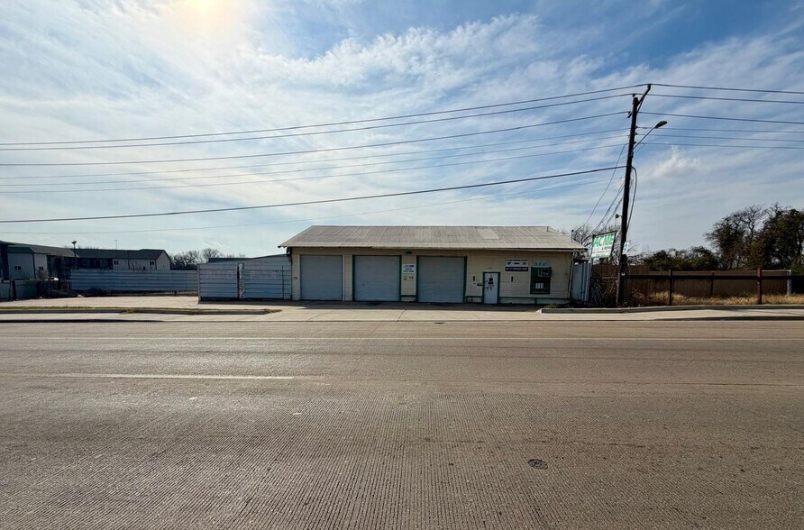 More Photos Of 5020 Mansfield Hwy, Fort Worth Auto Repair For Sale