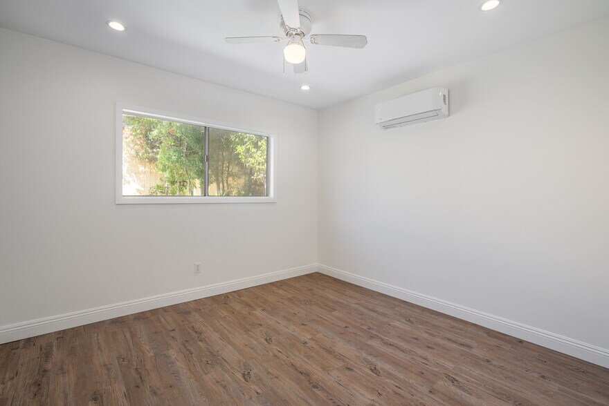 More Photos Of 1226 S Dunsmuir Ave, Los Angeles Multifamily For Sale
