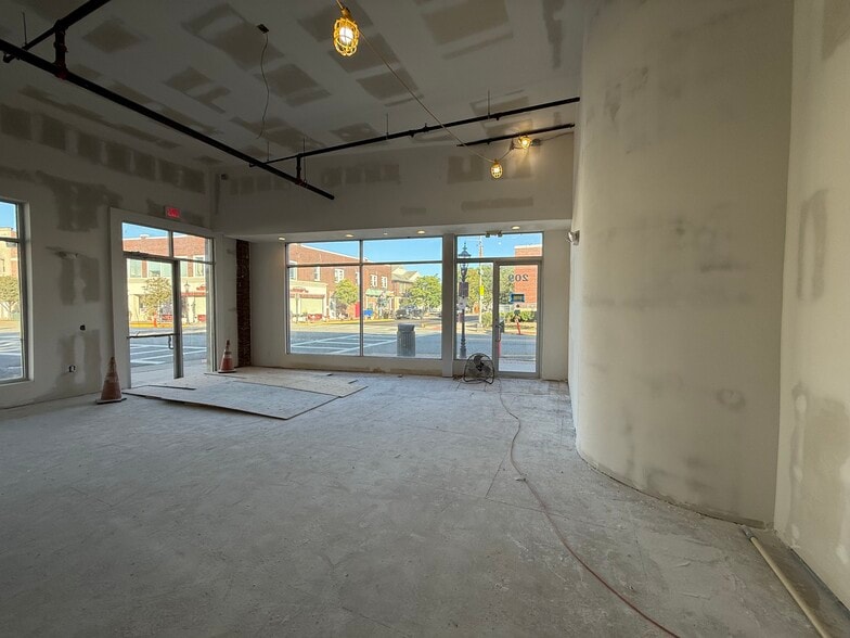 More Photos Of 209-211 Westwood Ave, Westwood Restaurant For Lease
