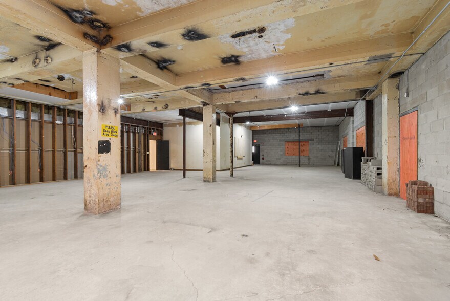 More Photos Of 200 N 13th St, Bay City Warehouse For Lease