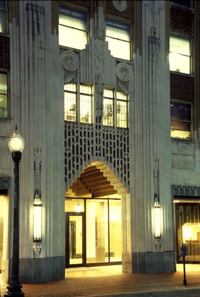 Primary Photo Of 120 N Congress St, Jackson Apartments For Lease