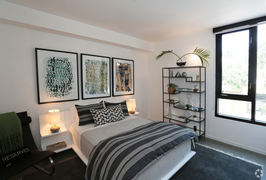 More Photos Of 8350-8358 Santa Monica Blvd, West Hollywood Apartments For Lease