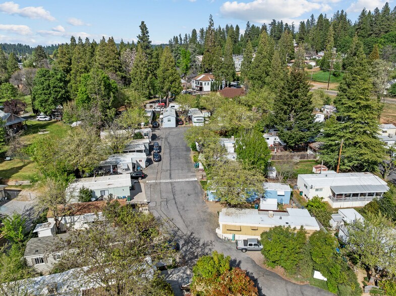 More Photos Of 639 Whiting St St, Grass Valley Manufactured Housing Mobile Home Park For Sale