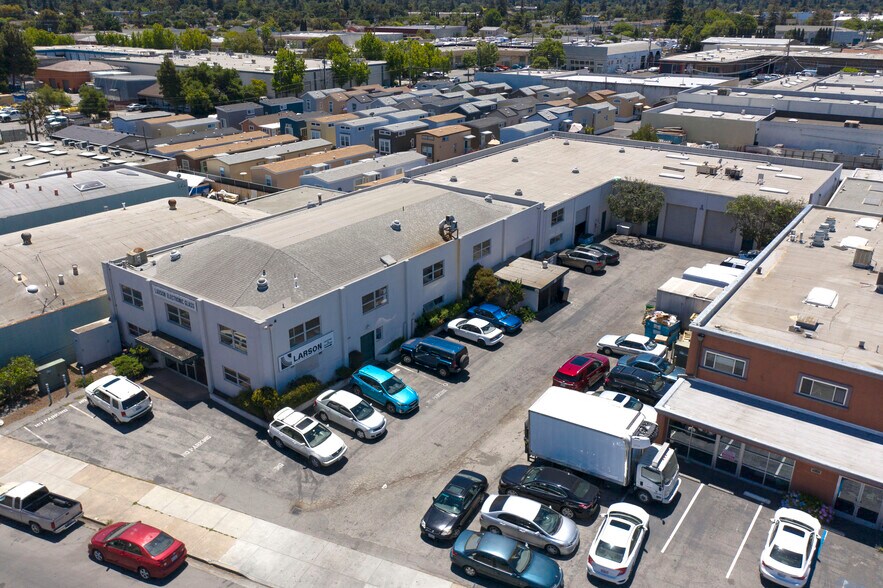More Photos Of 2840 Bay Rd, Redwood City Warehouse For Sale