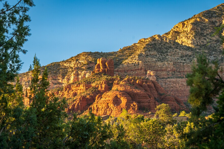 More Photos Of 55 Hozoni Dr, Sedona Hotel For Sale