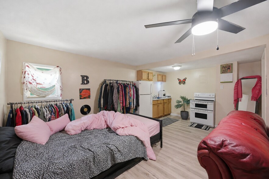 More Photos Of 601 S Walnut St, New Castle Apartments For Sale