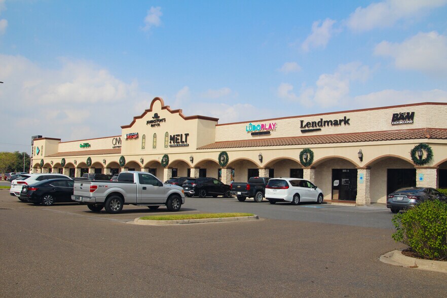 More Photos Of 6500 N 10th St, McAllen Storefront For Sale