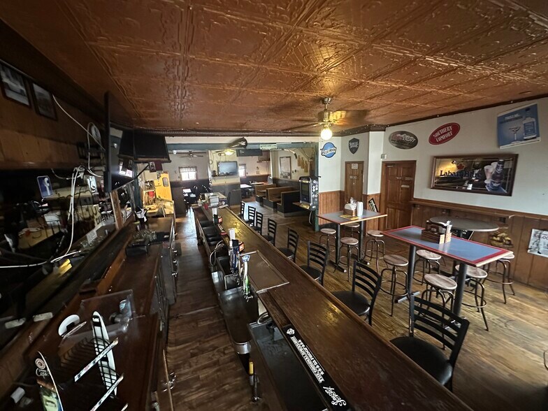More Photos Of 2201 Hyde Park Blvd, Niagara Falls Restaurant For Sale