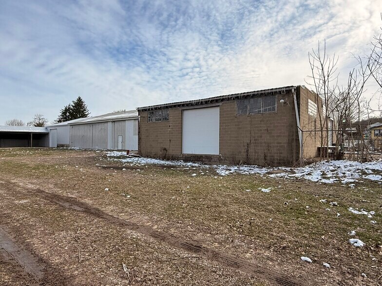 More Photos Of 135 Kensington Ave, Zanesville Warehouse For Lease